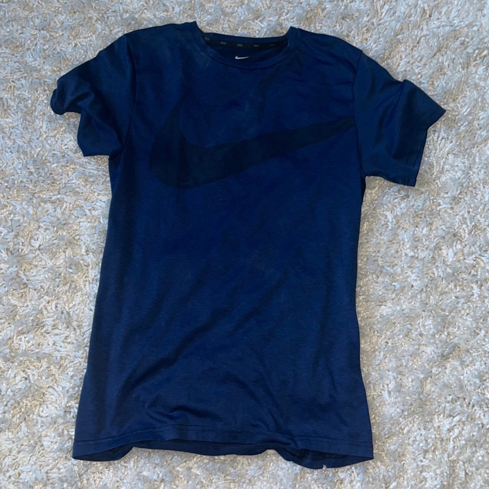 Men’s Navy blue Nike short sleeve shirt, size:small